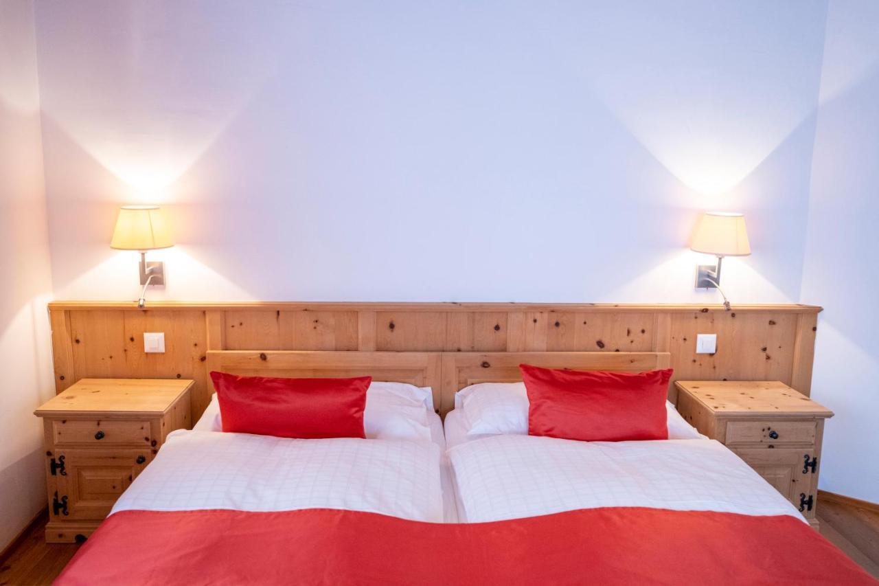 Hotel Engiadina Scuol Exterior photo