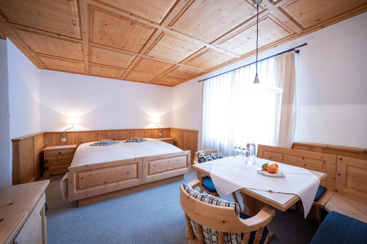 Hotel Engiadina Scuol Exterior photo