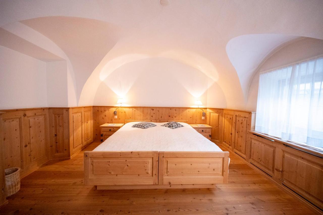 Hotel Engiadina Scuol Exterior photo