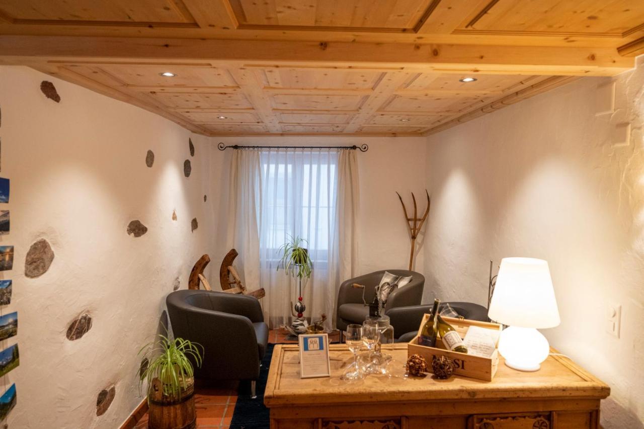 Hotel Engiadina Scuol Exterior photo