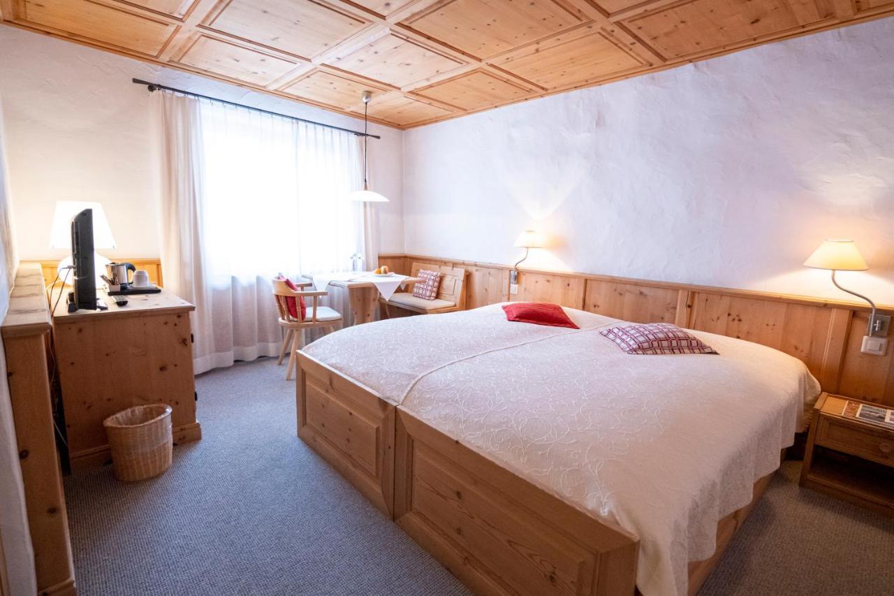 Hotel Engiadina Scuol Exterior photo